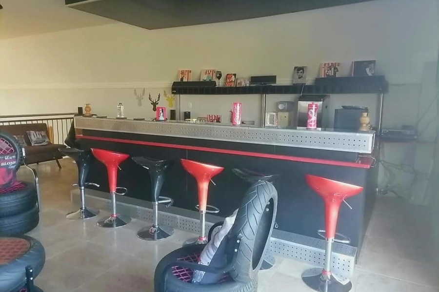 7 Bedroom Property for Sale in Oranjeville Free State